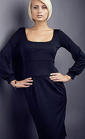 Sukienka z bufkami Figl 14